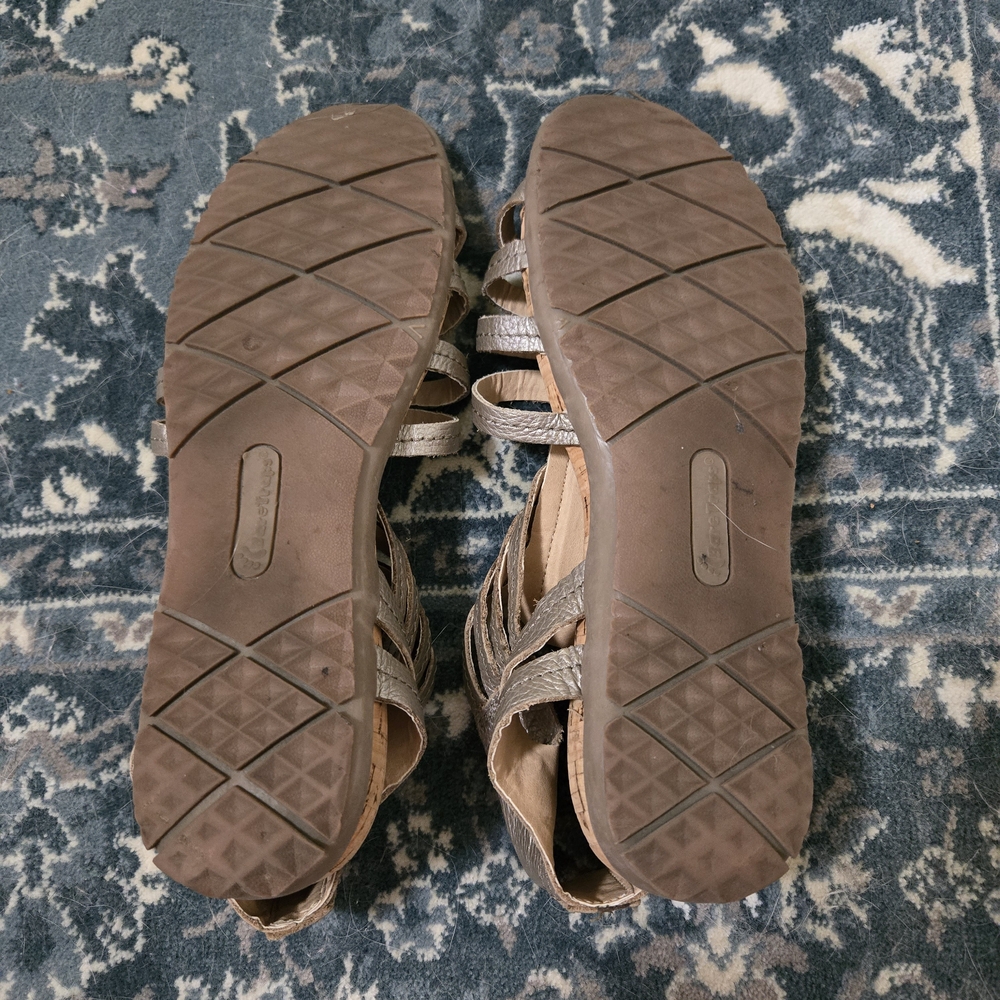 Elegant Metallic Sandals for Women - Picture 9 of 9